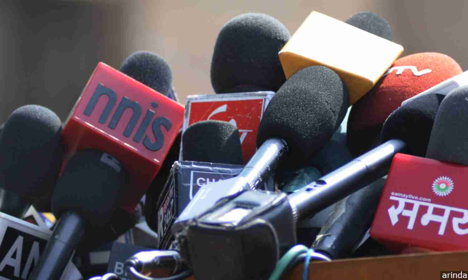 How Media Coverage Influences Voter Behavior