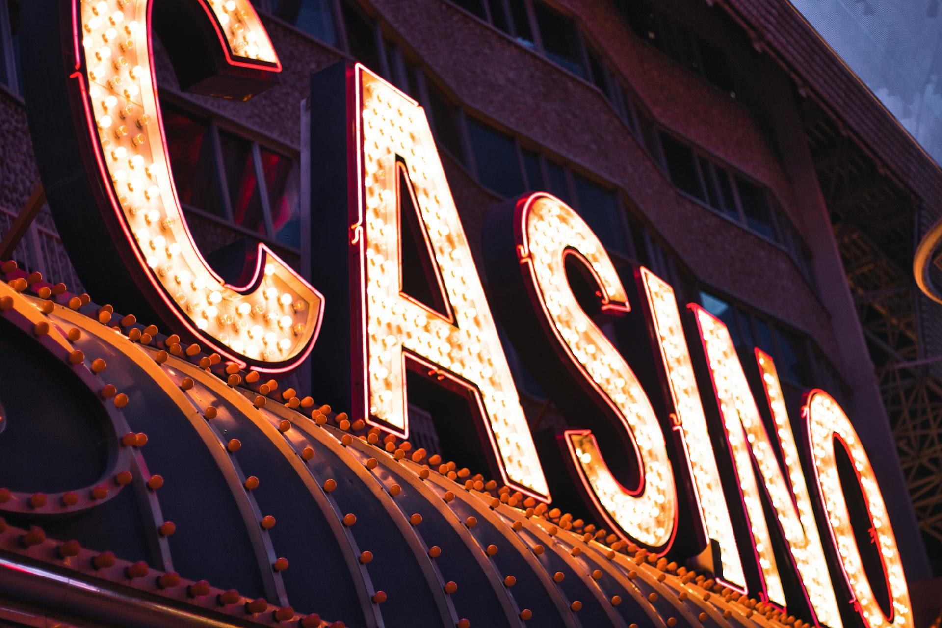 King Johnnie Casino Australia Review: Fast 3D Slot Payouts